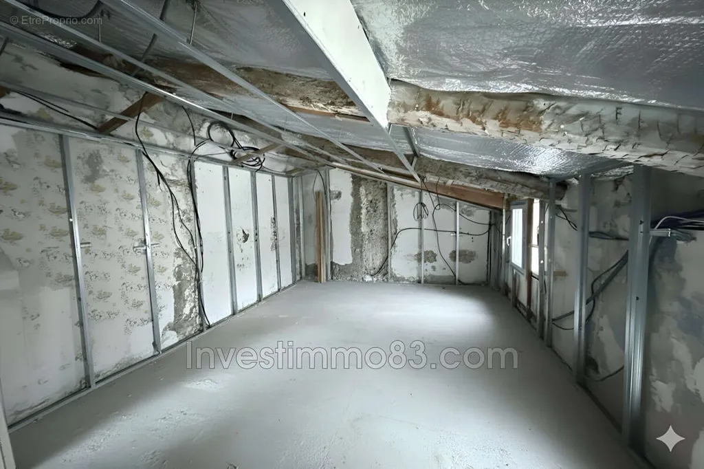 Garaaž - Refurbished Apartment in Historic Centre, Barjols