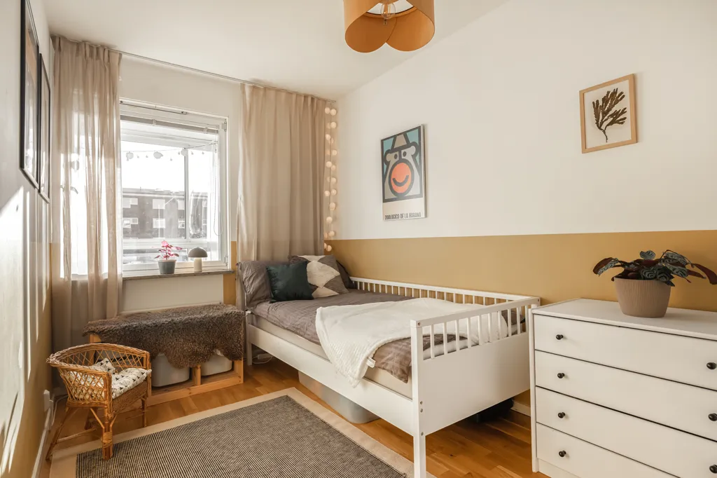 Magamistoad - Bright 1st Floor Flat with Balcony in Lantmilsgatan