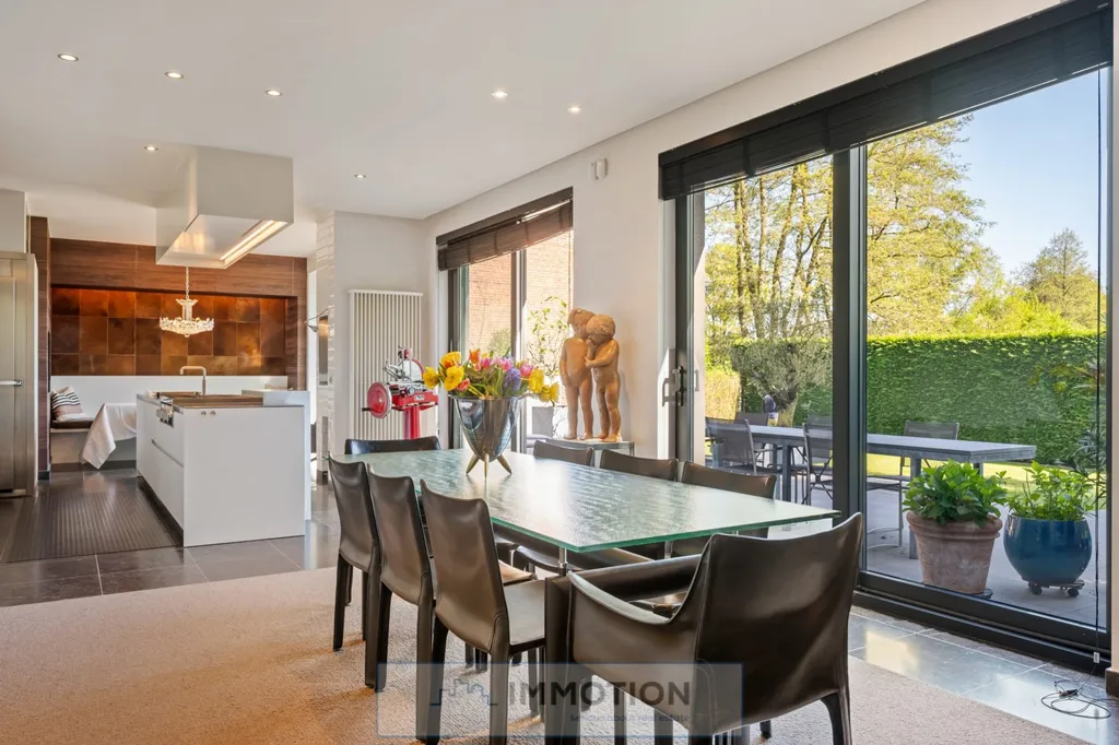 Söögituba - Stylish Villa with South-Facing Garden in Luxurious Setting