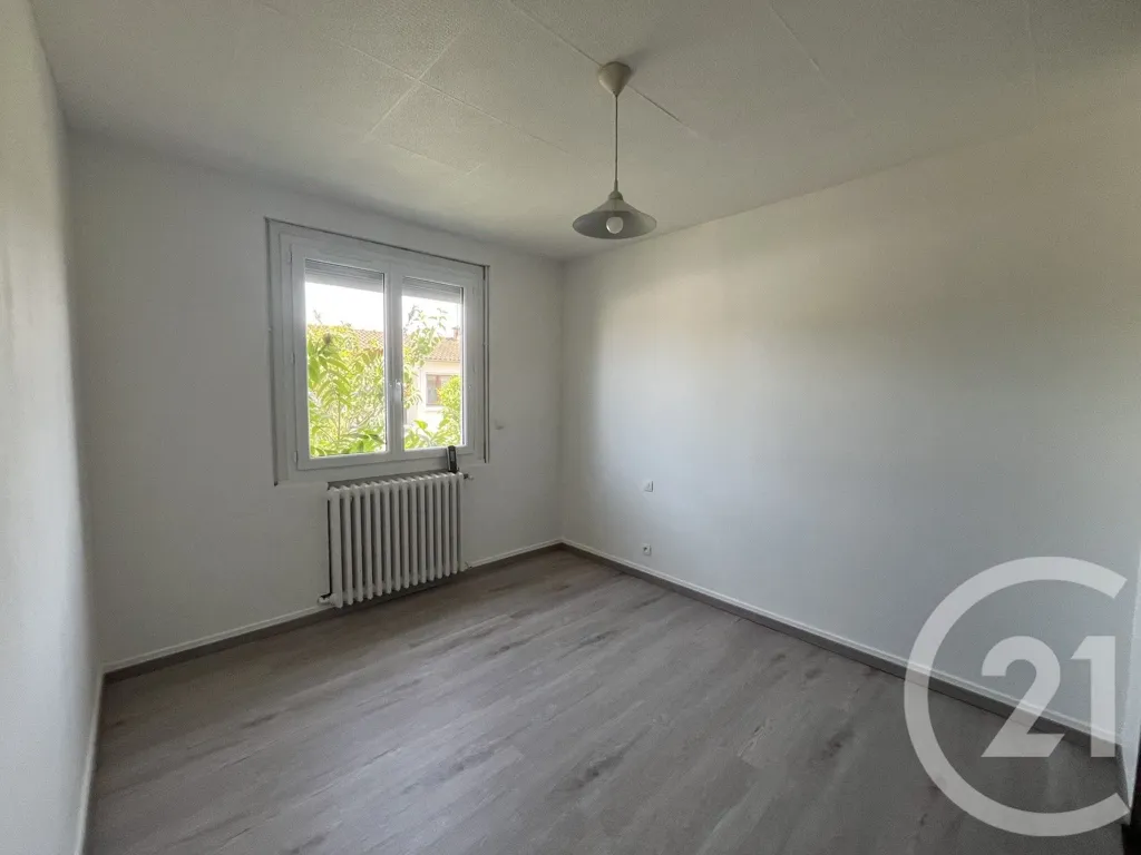 Toad - Detached House with Workshop in Châtellerault