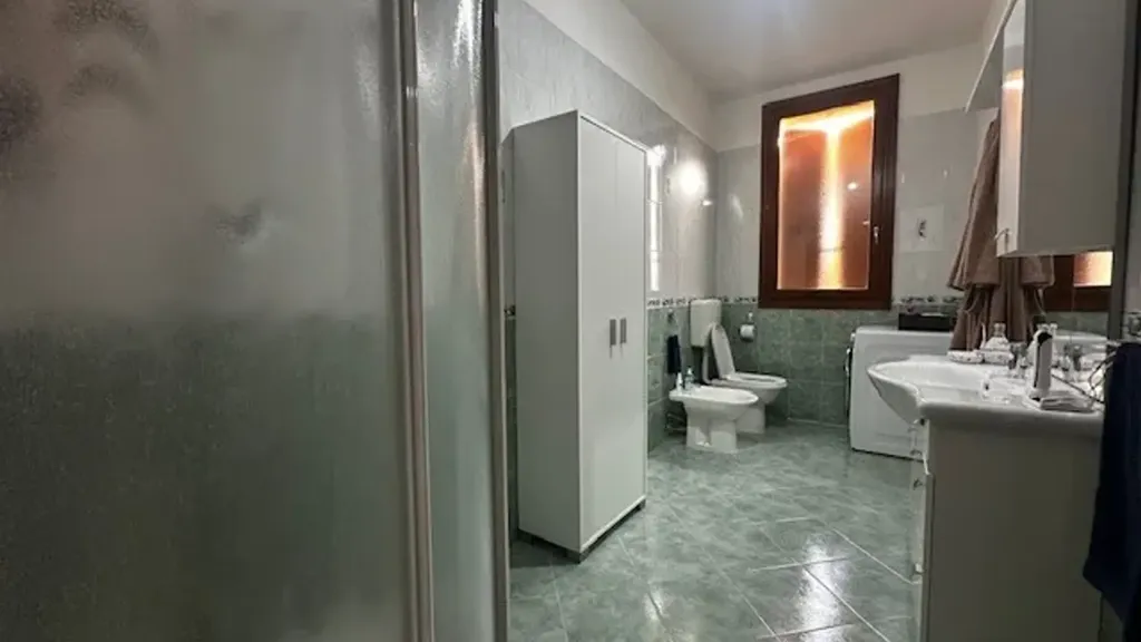Salles de bain - Modern Apartment with Terraces in Bomporto