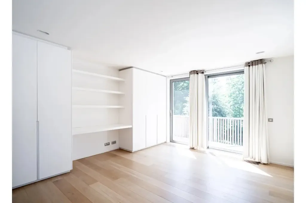 Rooms - Contemporary Villa with Pool in Uccle