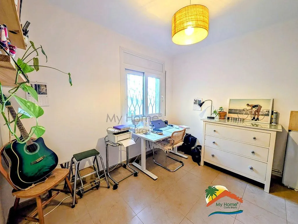 Bureau - Chalet with Sea and Mountain Views in Lloret Blau