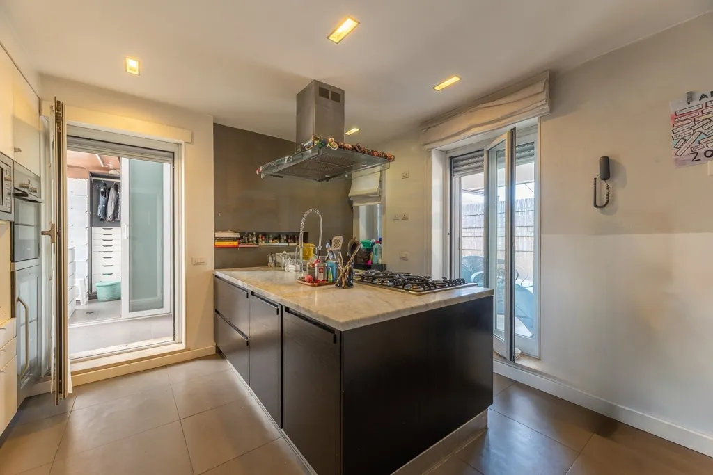Köök - Penthouse with Panoramic Terrace in Vigna Clara, Rome