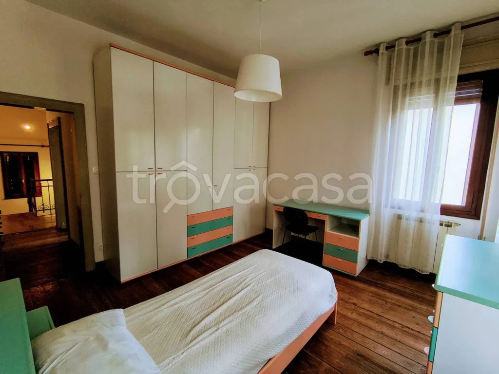 Magamistoad - Characterful Villa to Restore with Garden in Padova