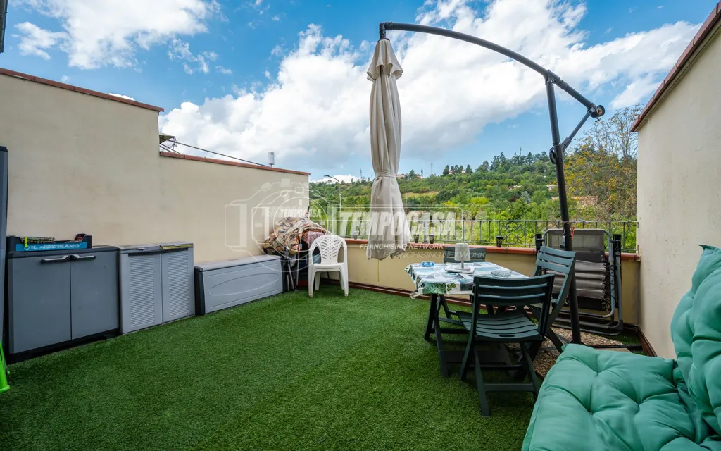 Terrasse - Modern Apartment with Large Terrace in Vignola