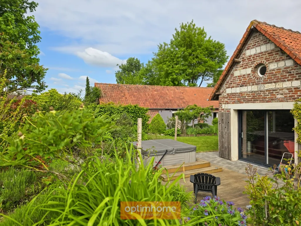 Jardin - Corps de Ferme Rénové avec Dépendance à Wanquetin