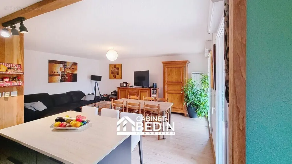 Kitchen - Spacious Apartment with Terrace in Castelginest
