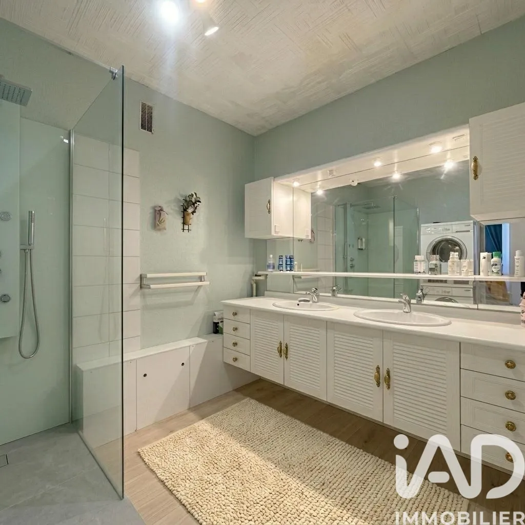Salles de bain - Appartement avec Balcon Vue Panoramique à Metz Centre