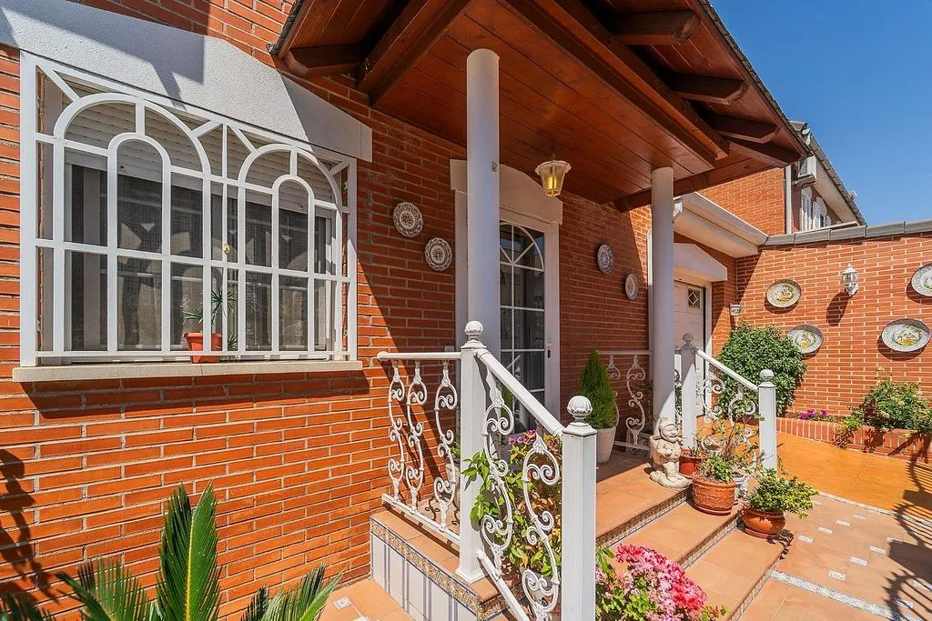 Terrazza - Terraced Semi-Detached House with Garden in Parla