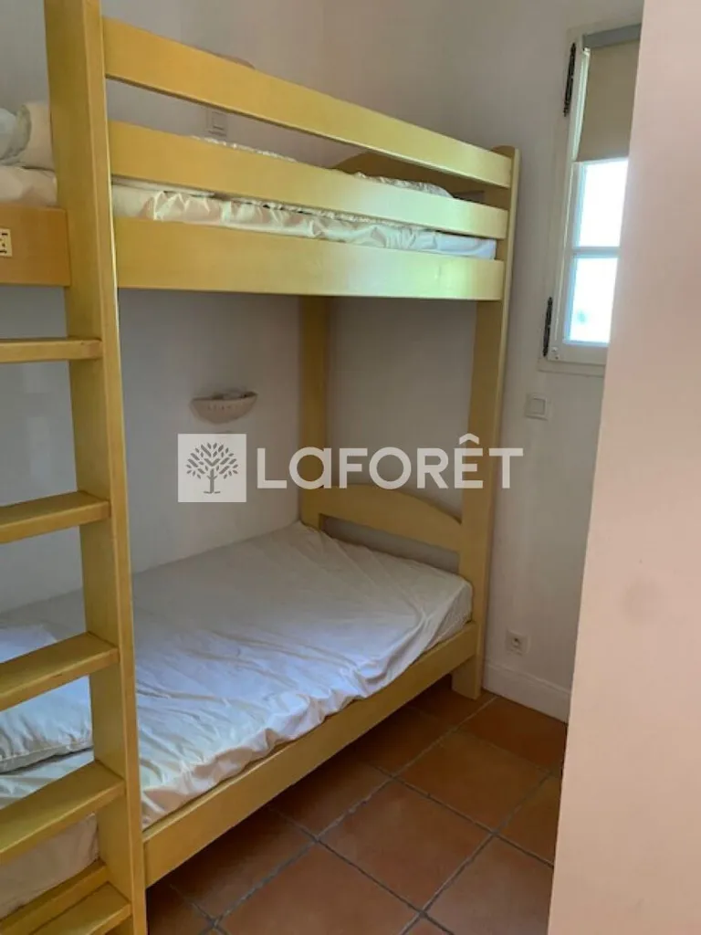 Magamistoad - Ground Floor House with Garden in Secure Domain