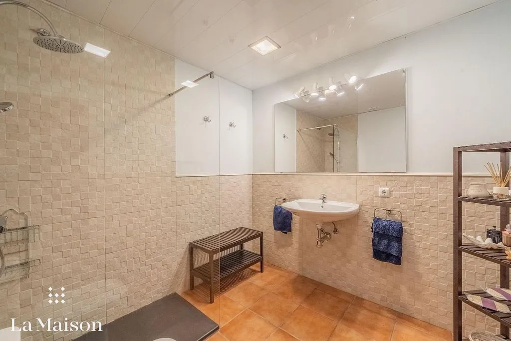 Bathrooms - Luxury House with Pool in Arenys de Munt