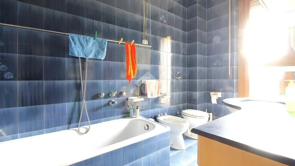 Salles de bain - Triplex with Triple Exposure in Agrate Brianza