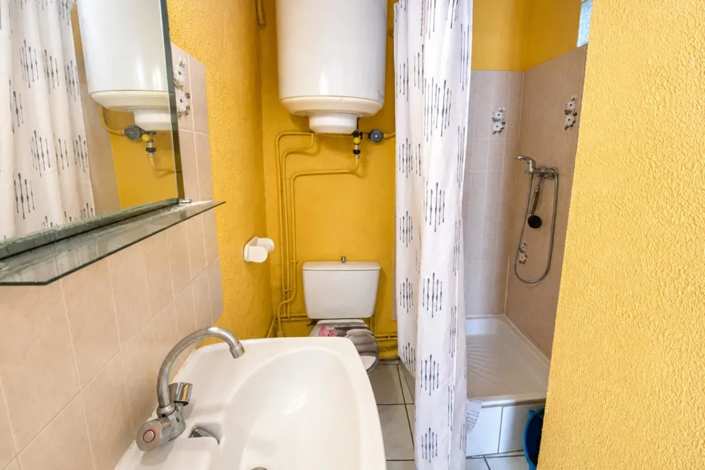 Vannitoad - Studio with City Centre Proximity in Béziers