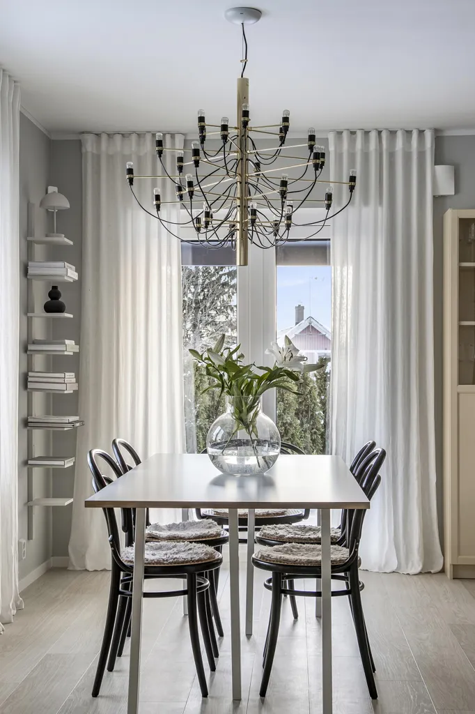 Dining Room - Modern Bostadsrätt with Corner Location in Arboga