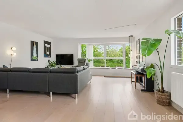 Séjour - Modernised Villa with Terrace in Aalborg Øst