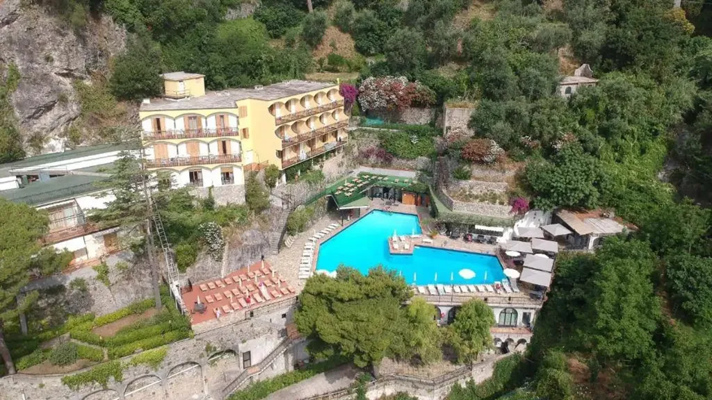 Õhuvaade - Studio Apartment with Balcony in Positano