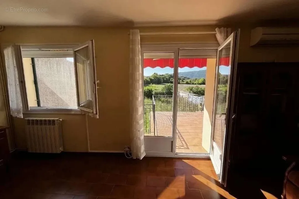 Séjour - Maison de Village avec Vue Montagne à Terrasse