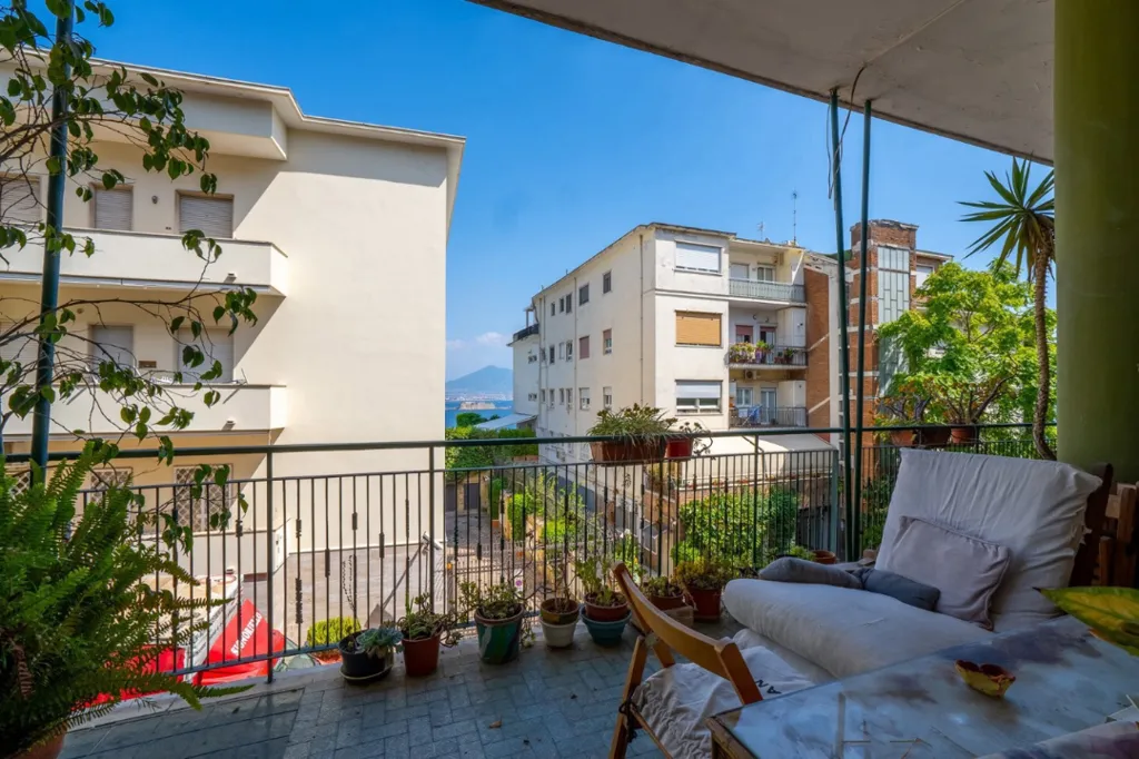 Balcone - Apartment with Balcony Views in Naples