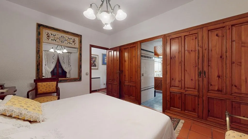 Magamistoad - Detached House with Pool in Elche