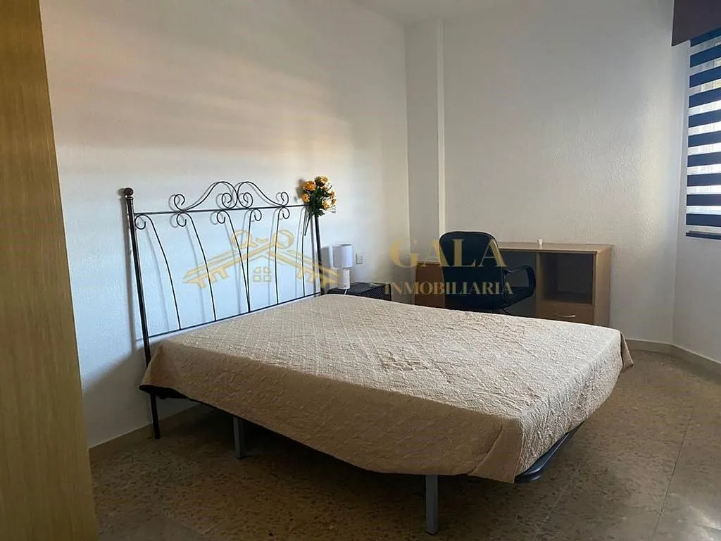 Bedrooms - Student Flat with Terrace in Cáceres Centre