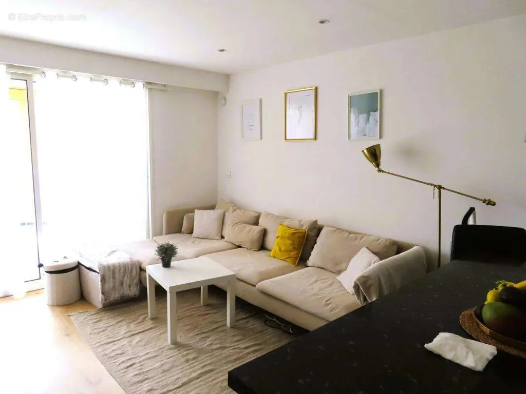 Séjour - Appartement avec terrasse-jardin au Cannet