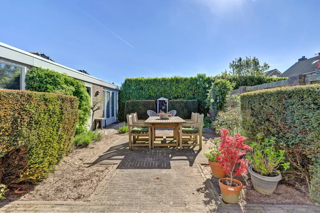Terrasse - Two-Storey House with Garden in Dongen