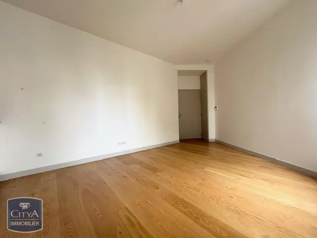 Toad - 1-Bedroom Apartment with Courtyard View in Nantes