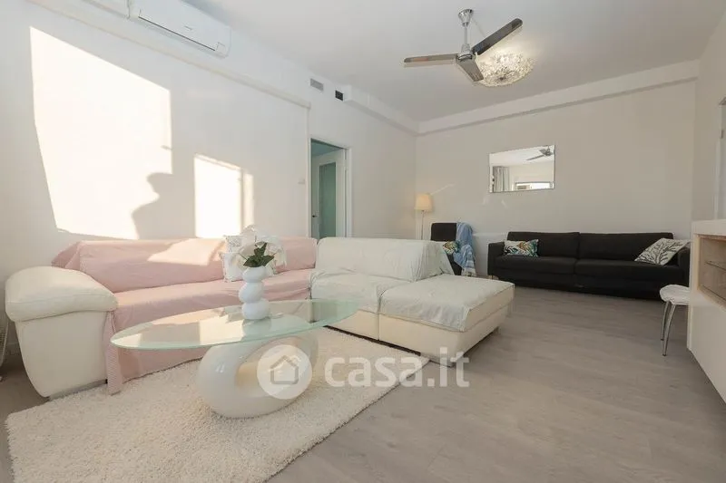 Elutuba - Penthouse with Panoramic View in Rimini