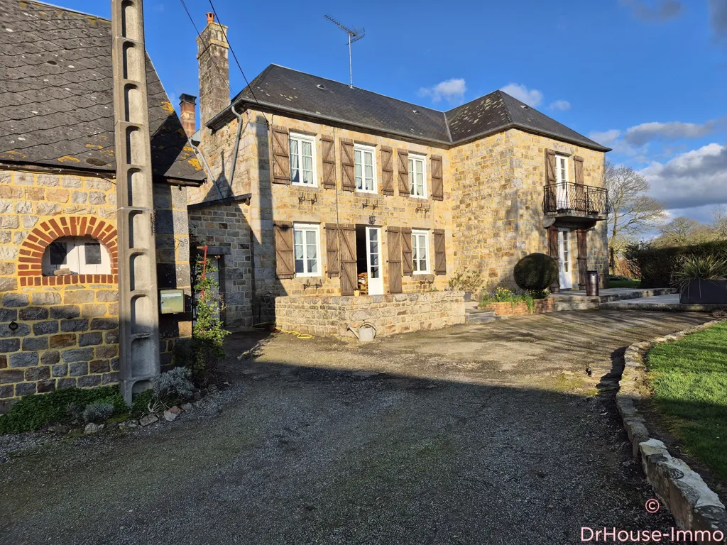 Extérieur - Maison en Pierres avec Bureau et Dépendance à Domfront