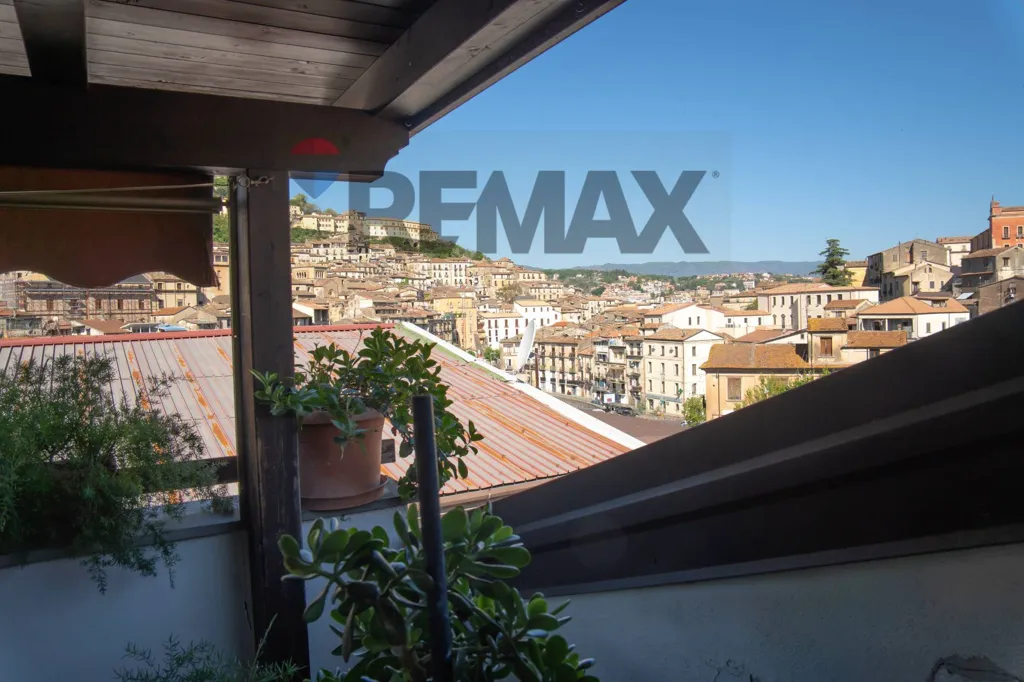 Rõdu - Rustic Two-Level Apartment in Cosenza