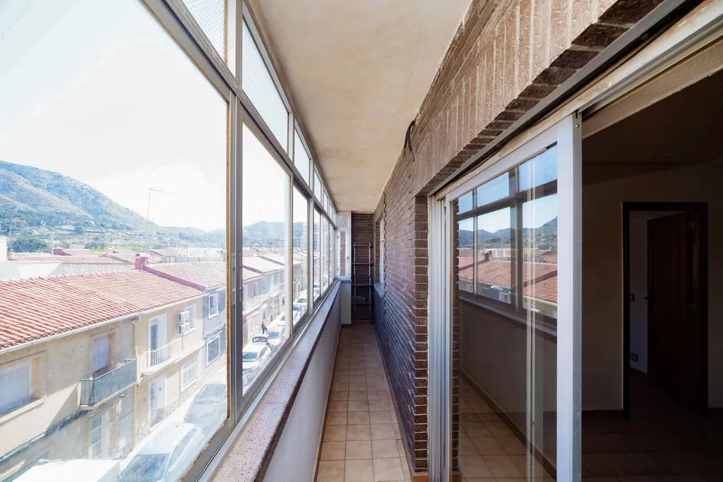 Balcon - Three-Bedroom Flat in Petrer Centre