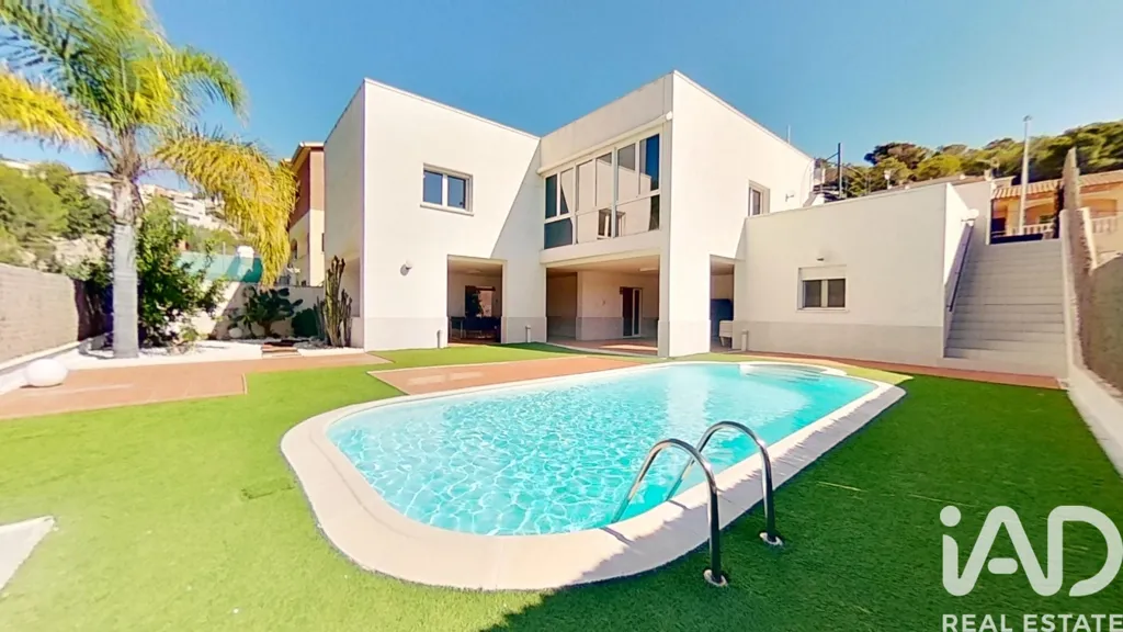 Bassein - Independent House with Pool in Roda de Barà