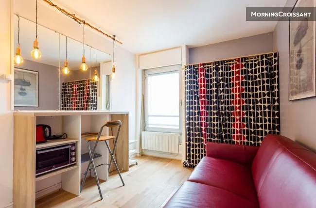 Soggiorno - Studio with Rooftop View in Paris