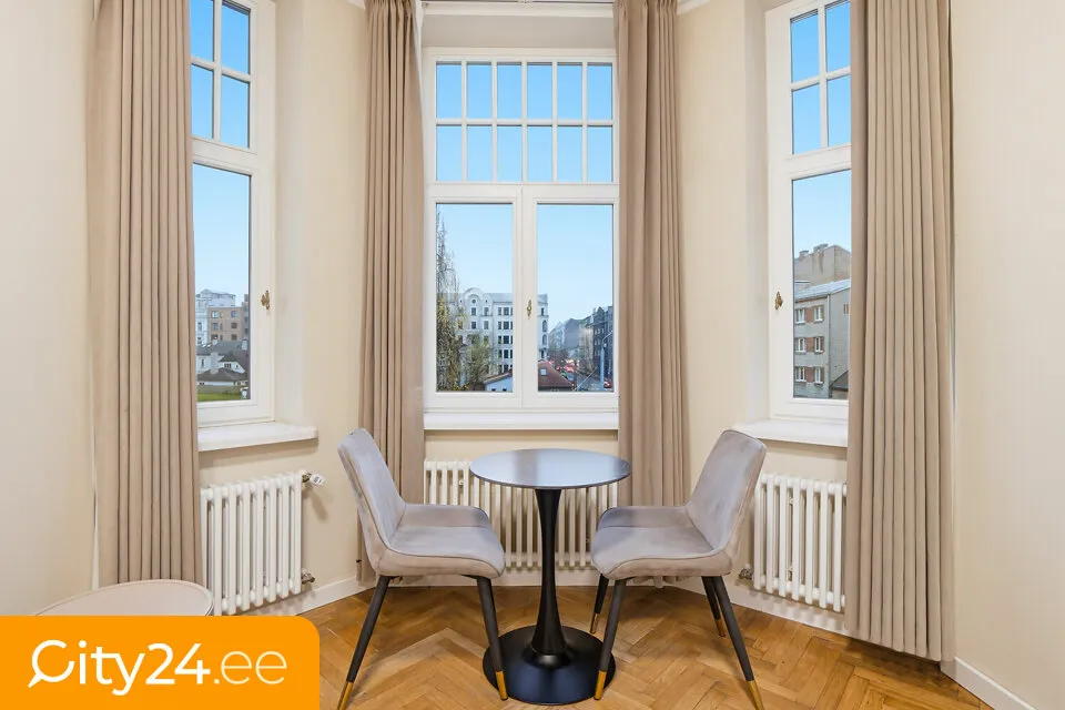Söögituba - Furnished Studio in Historic Jūgendstil Building, Riga Centre