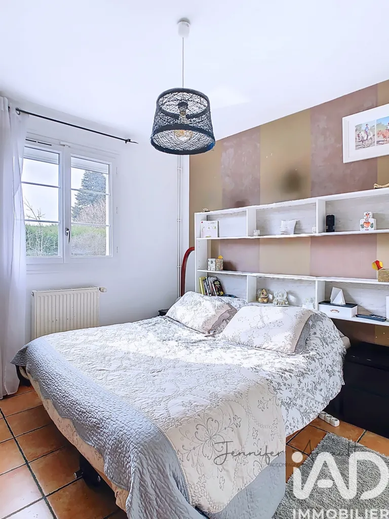 Chambres - Maison Traditionnelle avec Jardin à Montigny-Lencoup