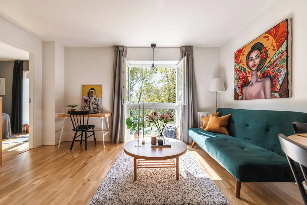 Séjour - Modern Flat with Large Windows in Stockholm