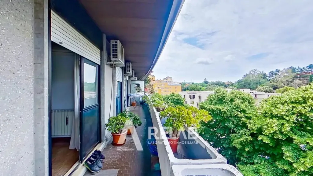 Rõdu - Bright Apartment with Balconies in Spinaceto, Rome