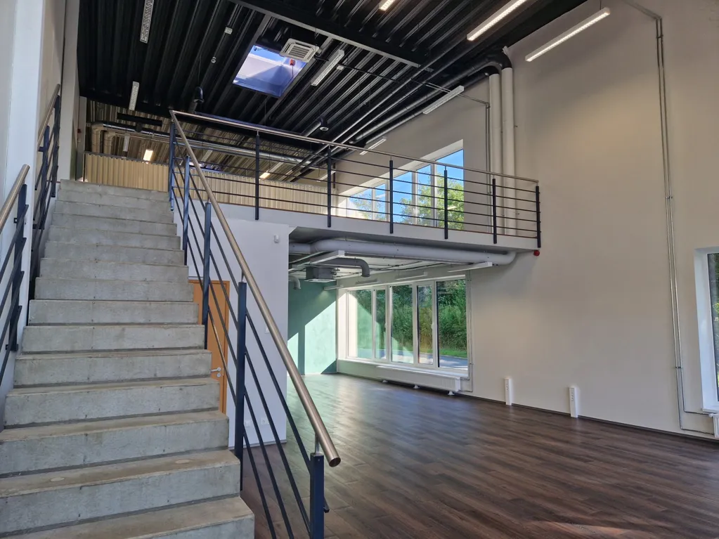 Toad - Corner Office Space with Large Windows in Priisle Business Park