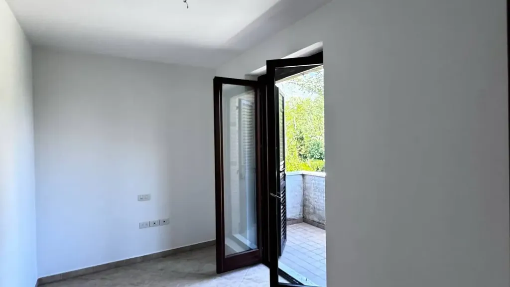 Esik - Apartment with Balcony in Montegiorgio