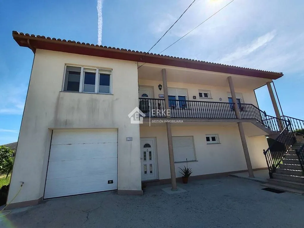 Exterior - Apartment with Sea and Mountain Views in Carnota