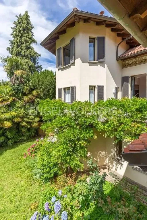 Jardin - Luxury Villa with Pool in Castelveccana