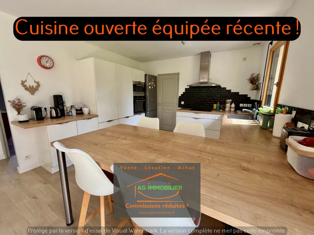 Cuisine - Maison Récemment Construite avec Terrasse à Pacé