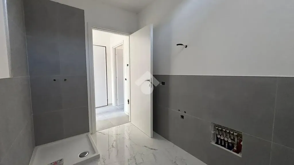 Salles de bain - Rusticated Apartment with Garage in San Giorgio Bigarello