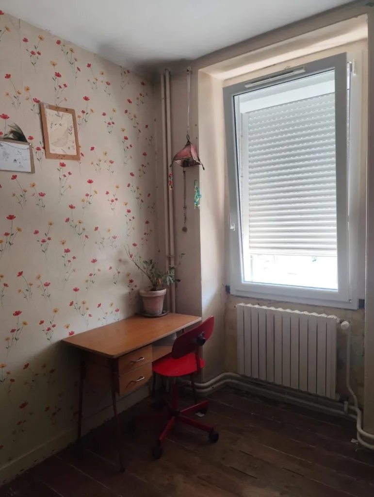 Bureau - Maison avec Grenier Aménageable au Centre de Peillac
