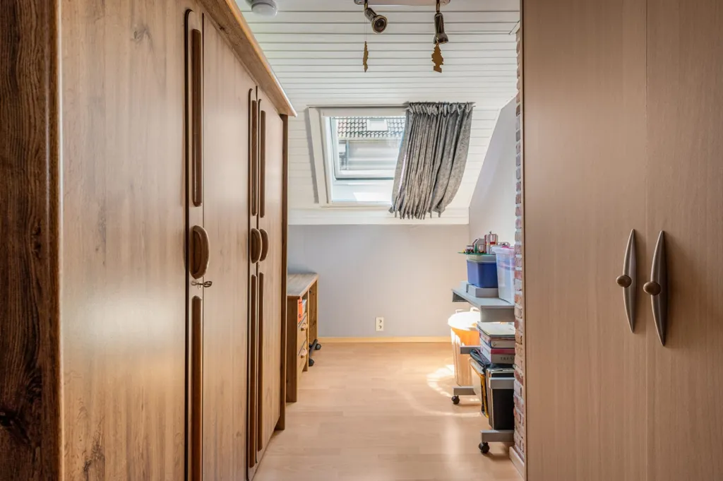 Rooms - Central Semi-Open House with Solar Panels in Wijnegem
