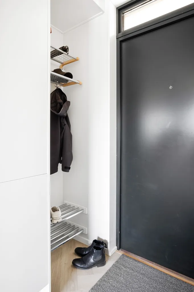 Entrée - Two-Bedroom Flat with Balcony in Central Knivsta
