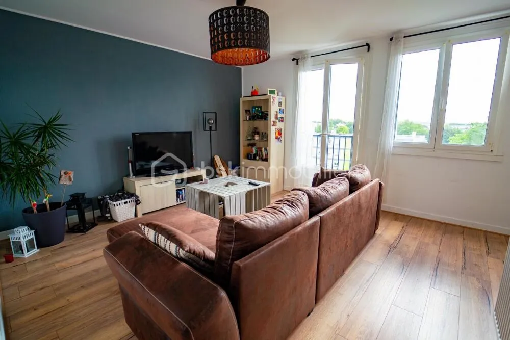 Séjour - Appartement Rénové avec Vue Dégagée à Brest
