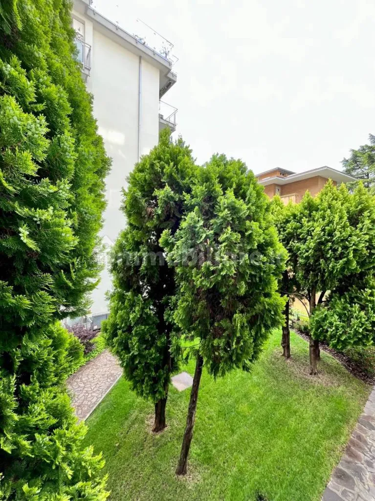 Jardin - Spacious Apartment with Balconies in Como
