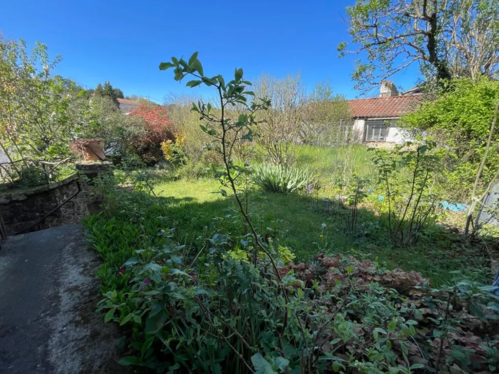 Jardin - Maison en Pierre au Cœur du Bourg d'Agonac
